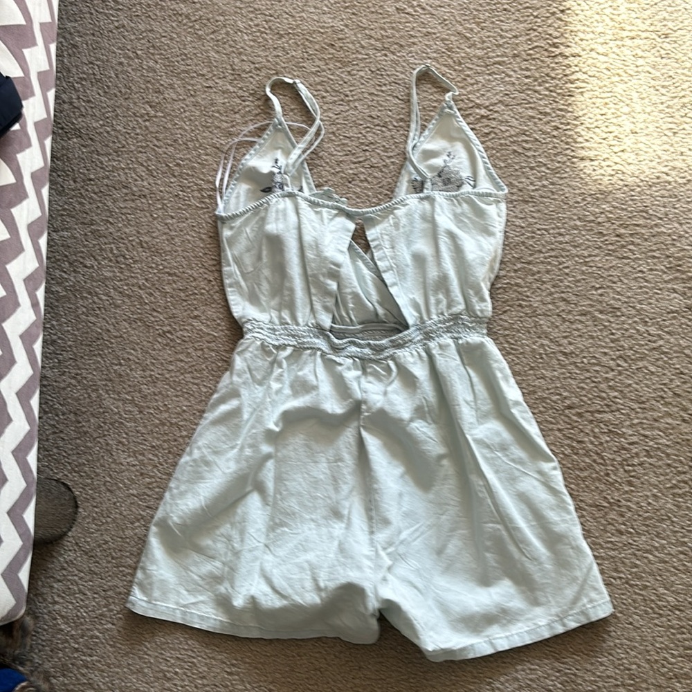 Cute romper - Picture 2 of 3